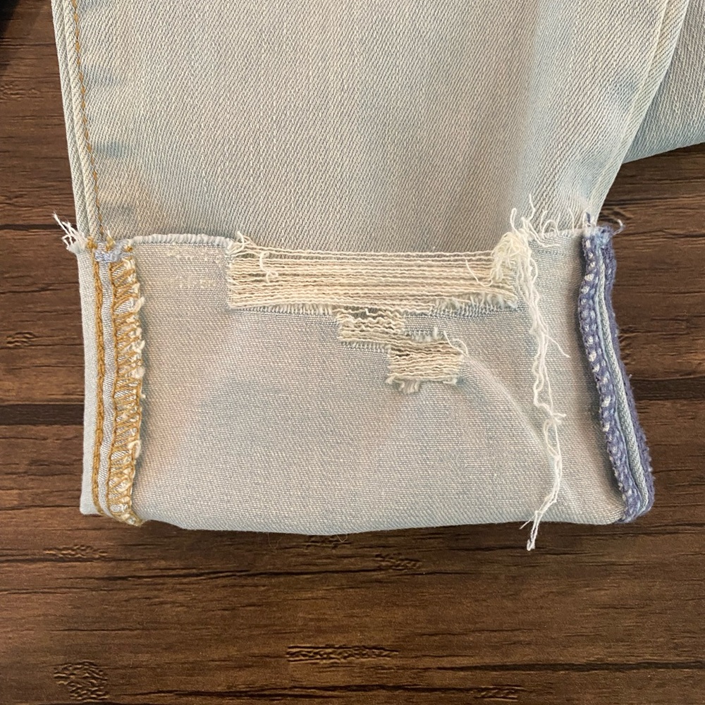 Universal Thread Goods Co. - Picture 10 of 16